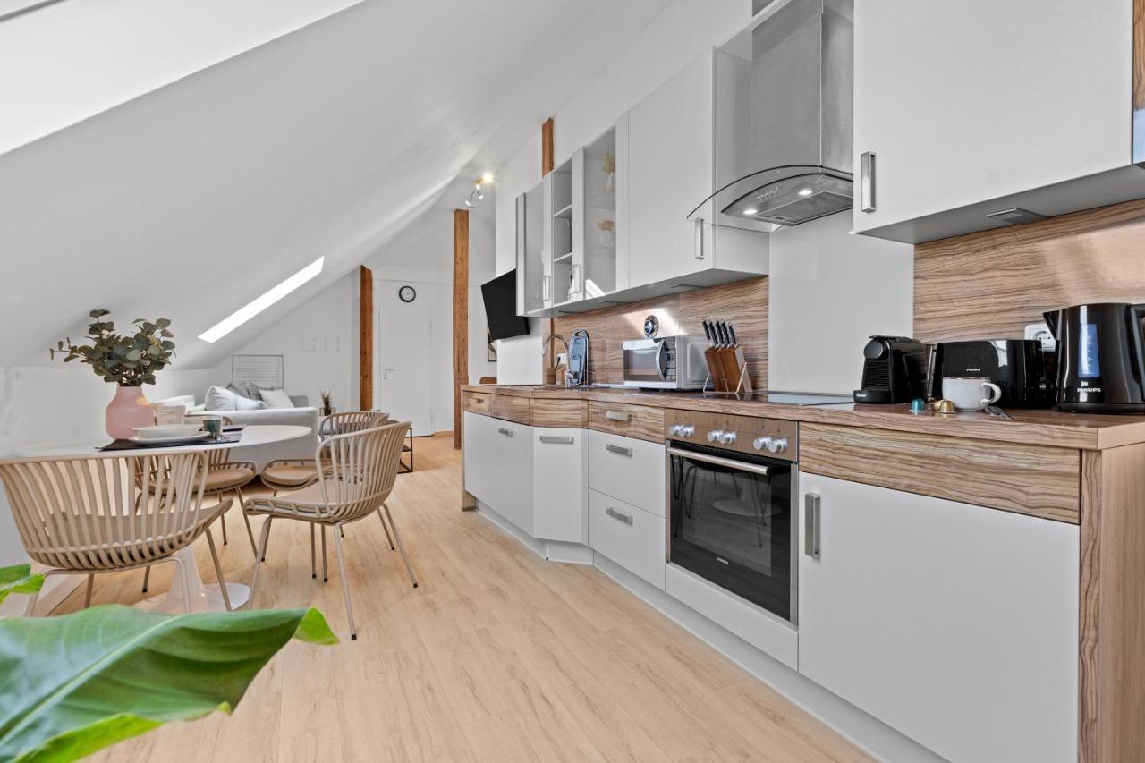 Stilvolle Wohnung: Private Dachterrasse - Zentral Augsburg Bagian luar foto